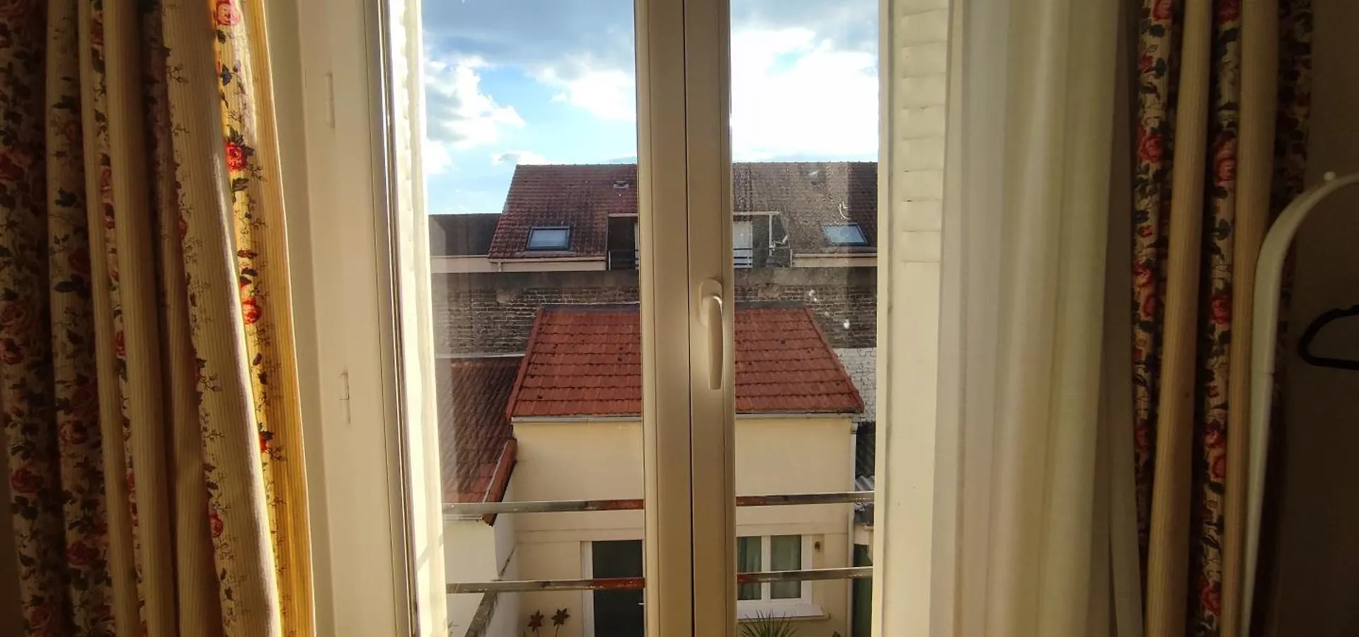 Holiday home Paris Authentic House Entier 1920'S Villa Metro Line 7 For Groups